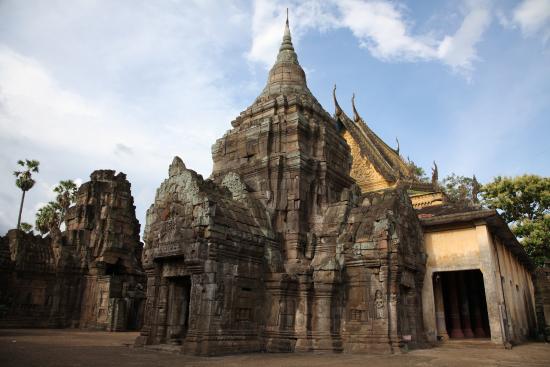 attraction-Introduction to Kampong Cham Wat Nokor.jpg